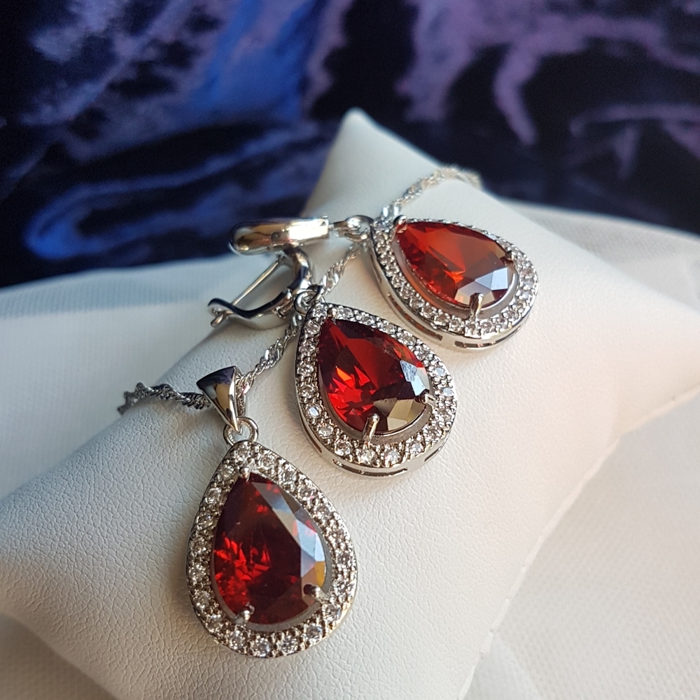 Swarovski Elements 925 Sterling Silver Red Teardrop Necklace & Earrings SET NEW - Picture 13 of 15